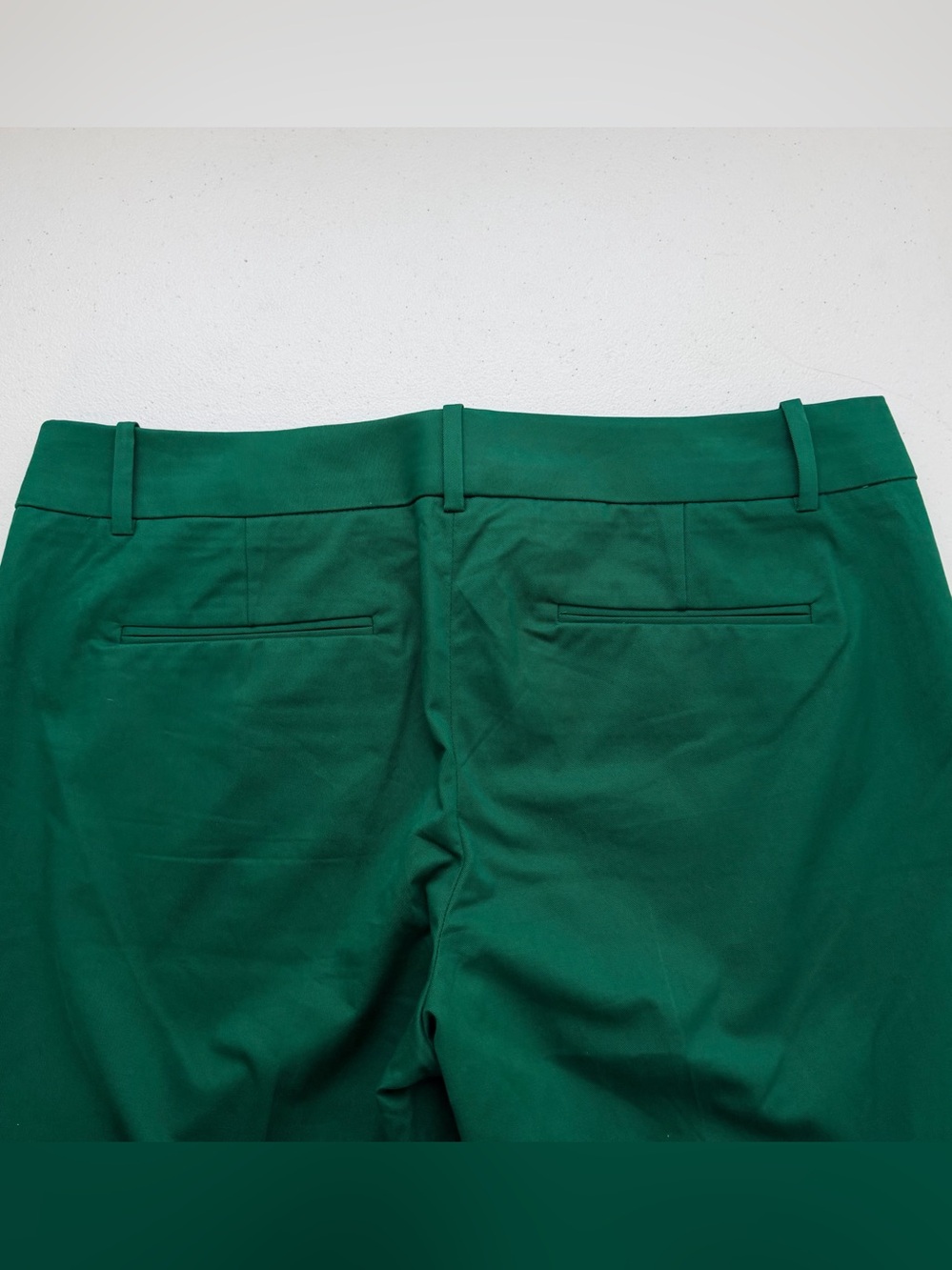 J Crew Cafe Capri
Emerald Green Pants
8 Tall | NWT - Picture 7 of 9